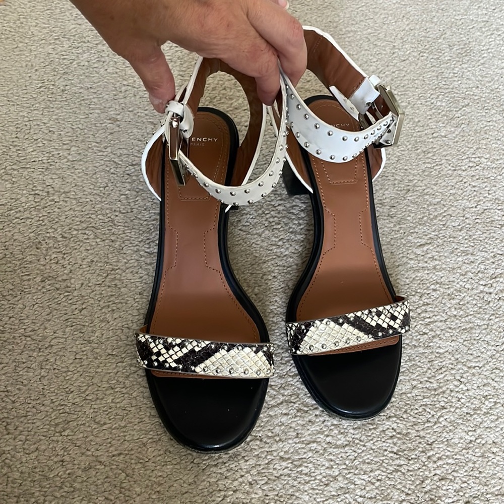 Givenchy "Elegant 60" studded sandals, size 36 IT/ 6.5 US - Picture 3 of 12